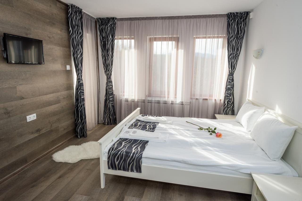 Hotel Sinjirite Complex Elena Exteriér fotografie