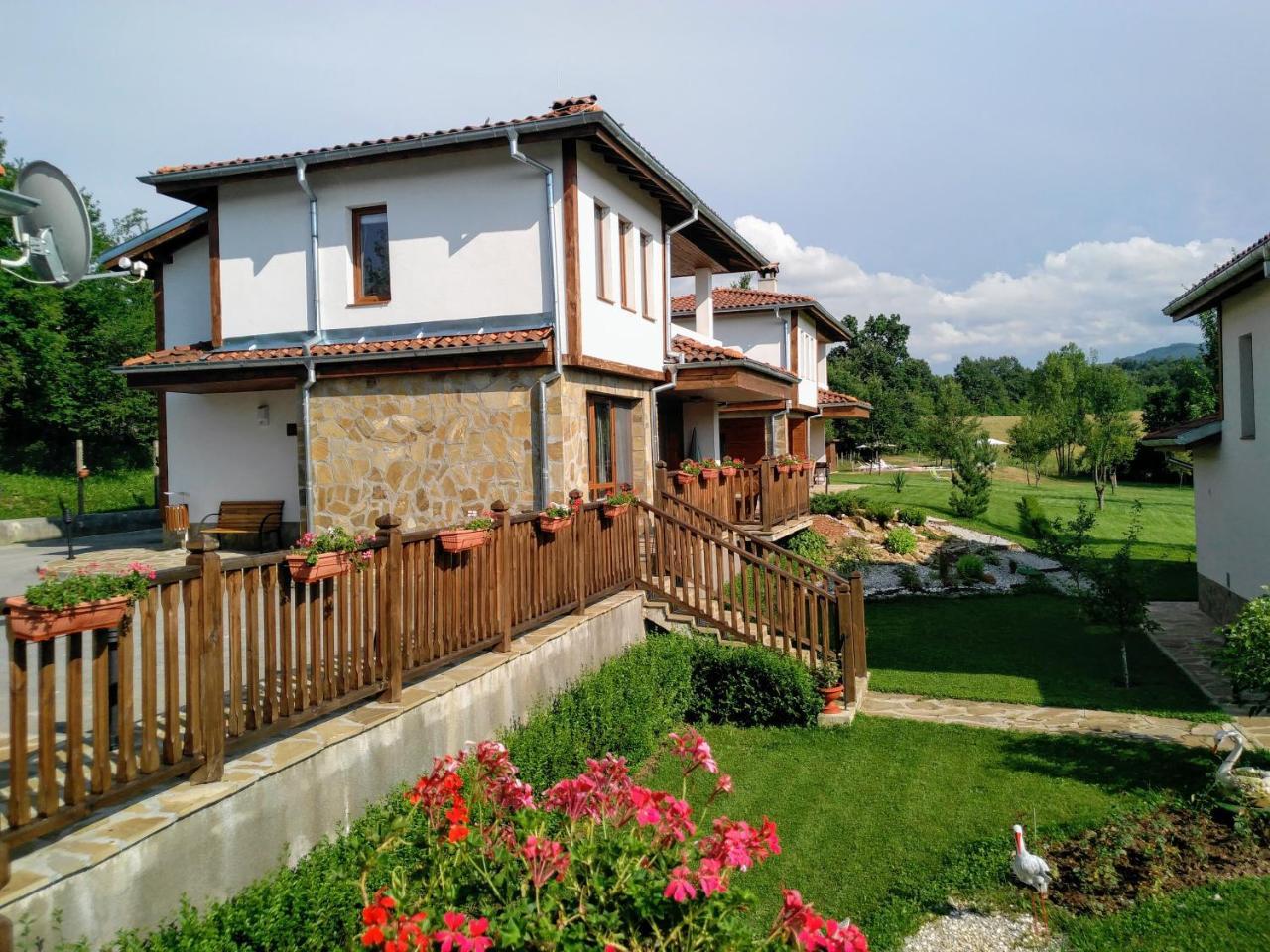 Hotel Sinjirite Complex Elena Exteriér fotografie